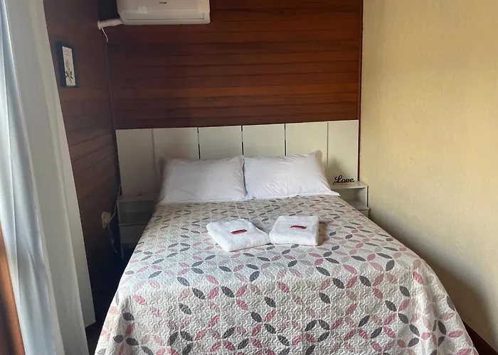 Sobrado Com Piscina No Santinho