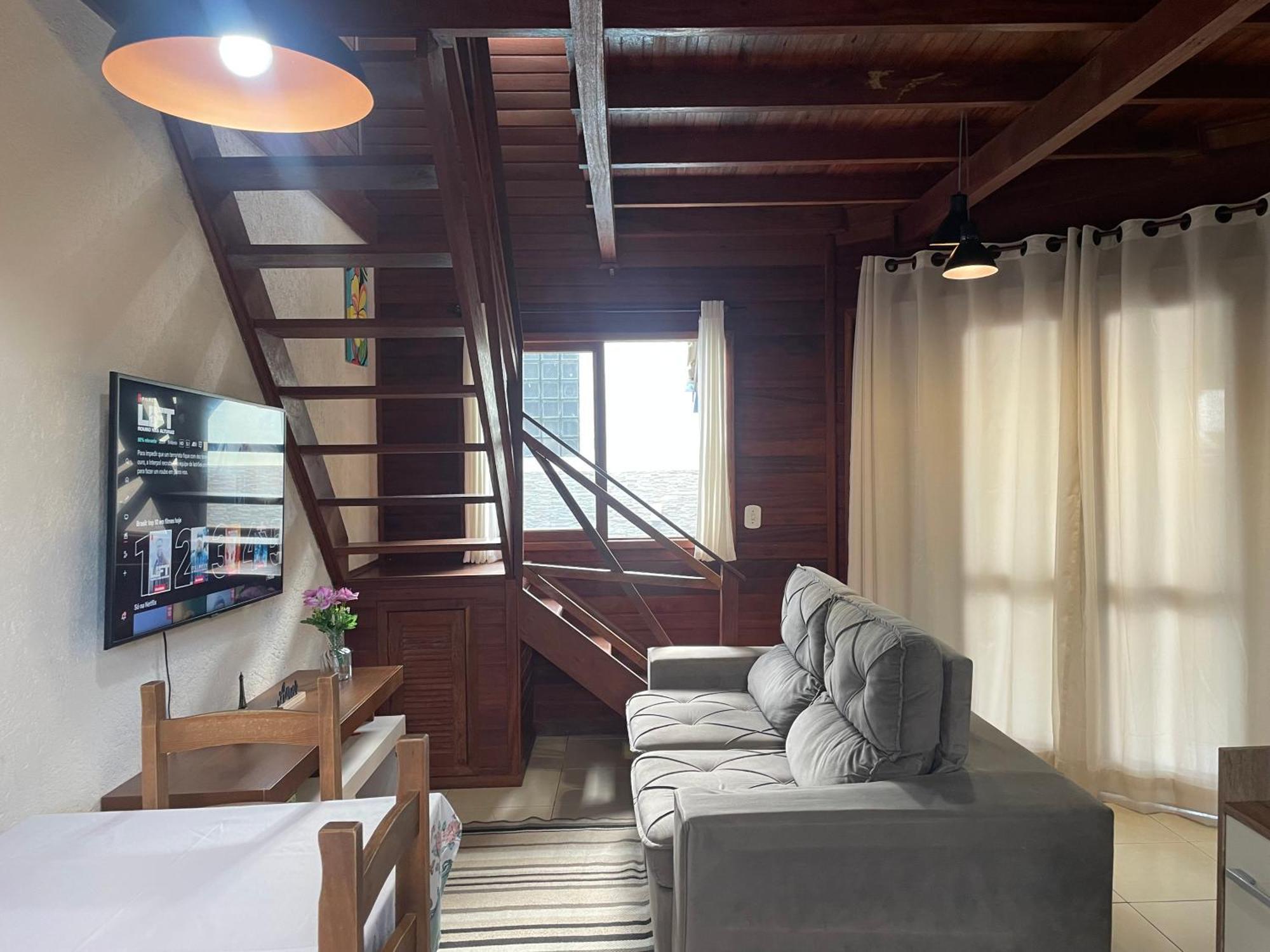 Casa de Férias Sobrado Com Piscina No Santinho