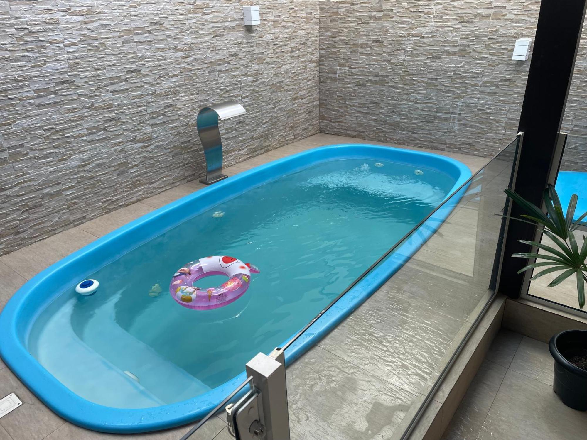 Casa de Férias Sobrado Com Piscina No Santinho